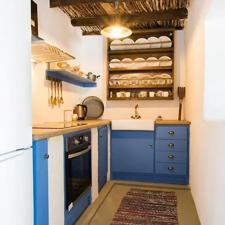 Vatha Traditional With A View Μενετές