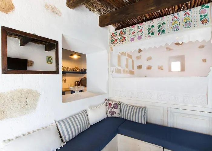 別荘 Vatha Traditional With A View