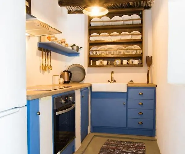 Vatha Traditional With A View Menetaí