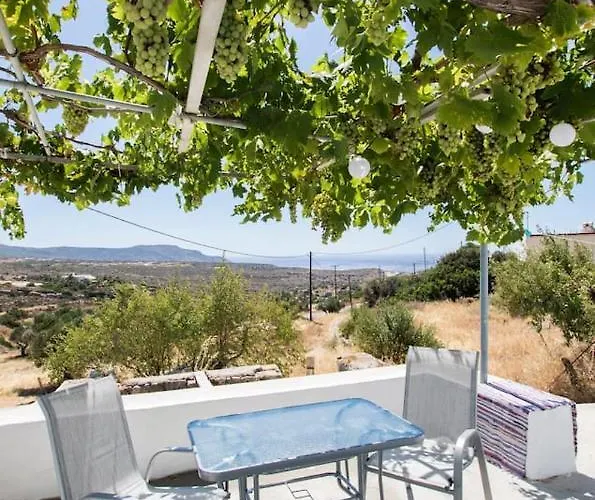 別荘 Vatha Traditional With A View Menetaí