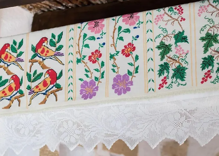 Vatha Traditional With A View Menetaí